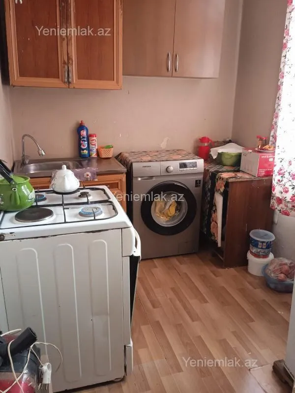 Satılır 1 otaqlı köhnə tikili 33 m²