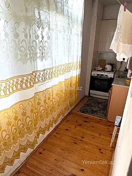Satılır 2 otaqlı köhnə tikili 60 m²