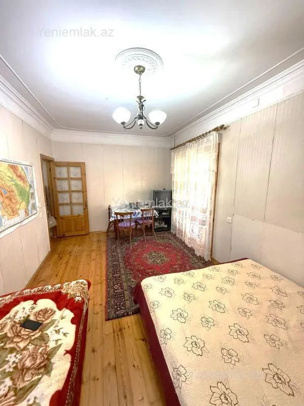 Satılır 2 otaqlı köhnə tikili 60 m²