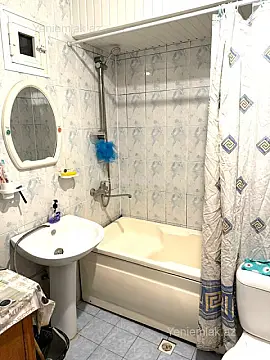 Satılır 2 otaqlı köhnə tikili 60 m²