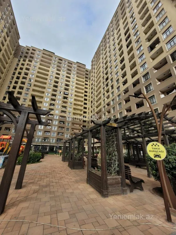 Satılır 3 otaqlı yeni tikili 100 m²