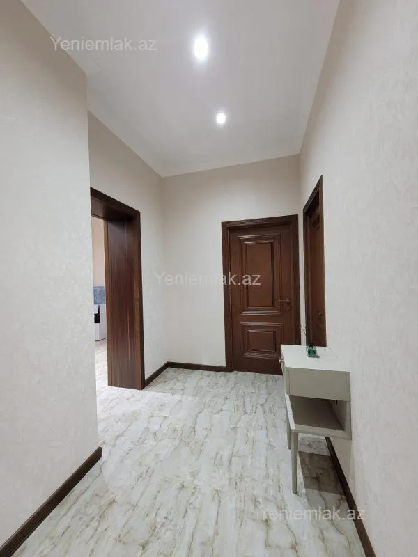 Satılır 3 otaqlı yeni tikili 100 m²