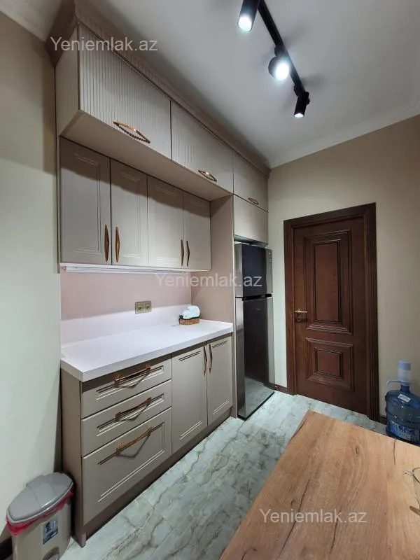 Satılır 3 otaqlı yeni tikili 100 m²