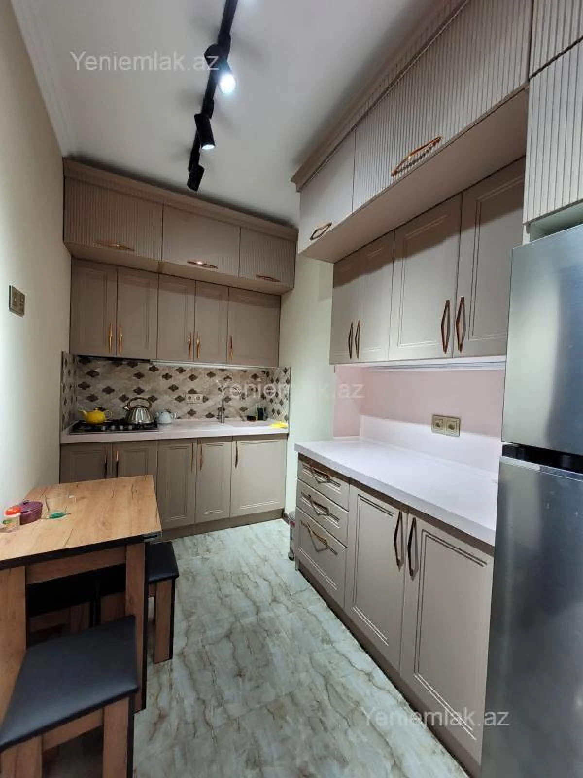 Satılır 3 otaqlı yeni tikili 100 m²