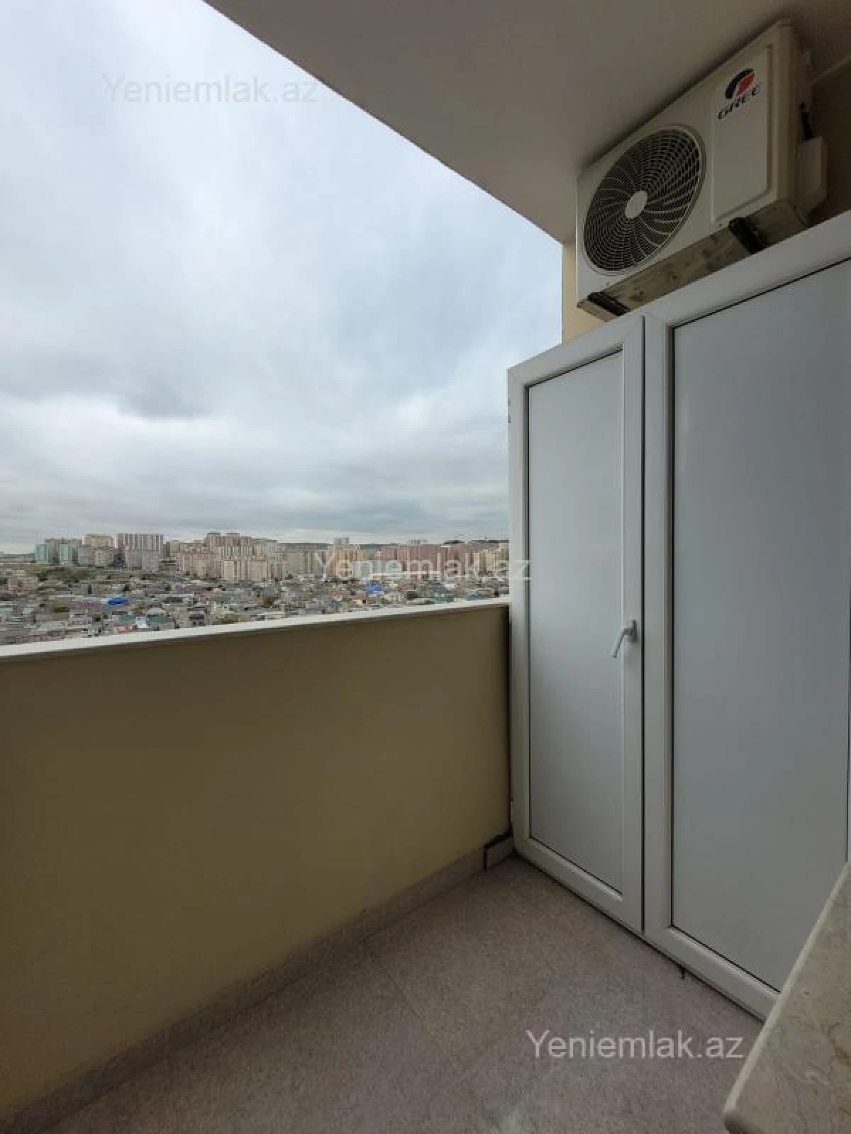 Satılır 3 otaqlı yeni tikili 100 m²