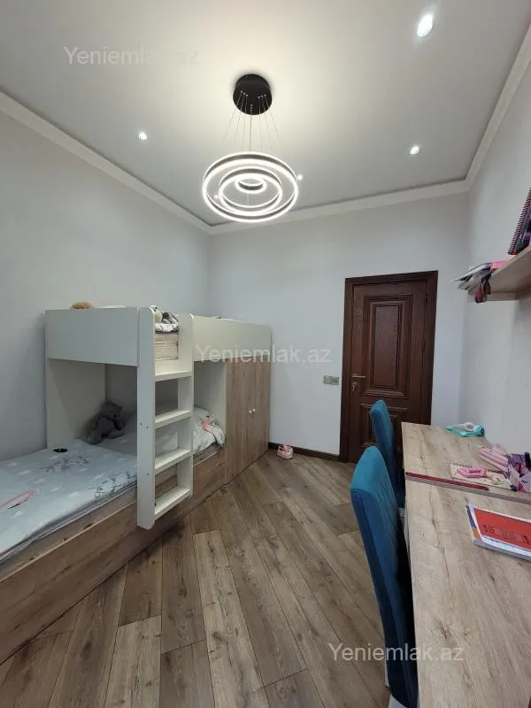 Satılır 3 otaqlı yeni tikili 100 m²