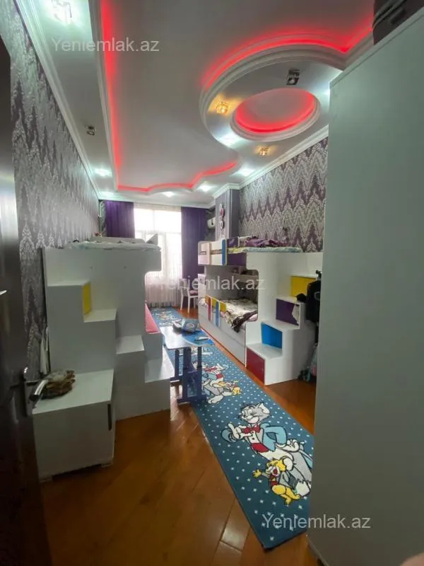 Satılır 3 otaqlı yeni tikili 155 m²