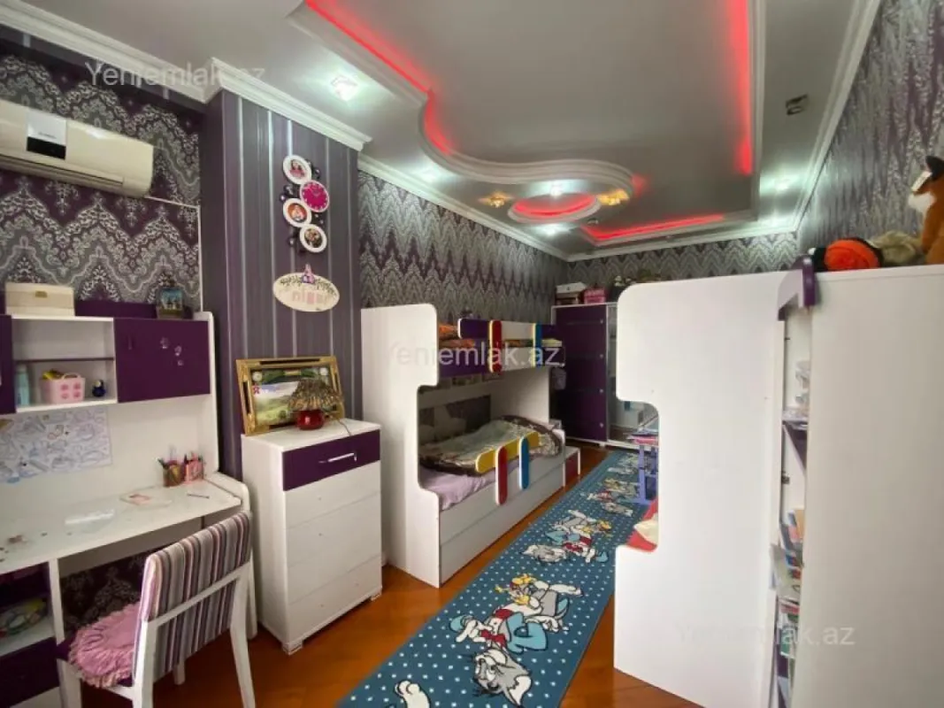 Satılır 3 otaqlı yeni tikili 155 m²