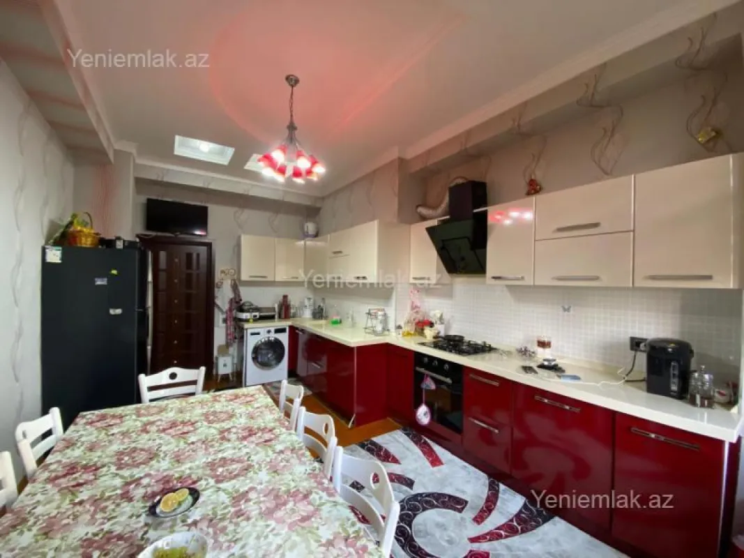 Satılır 3 otaqlı yeni tikili 155 m²