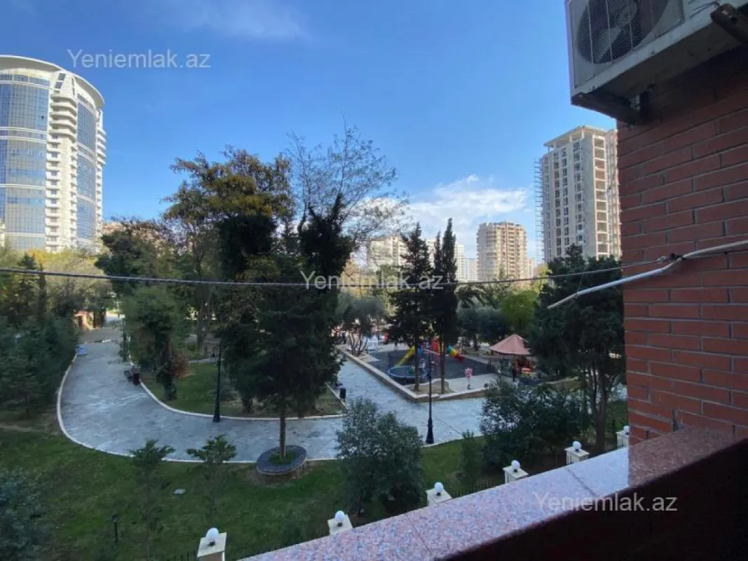 Satılır 3 otaqlı yeni tikili 155 m²