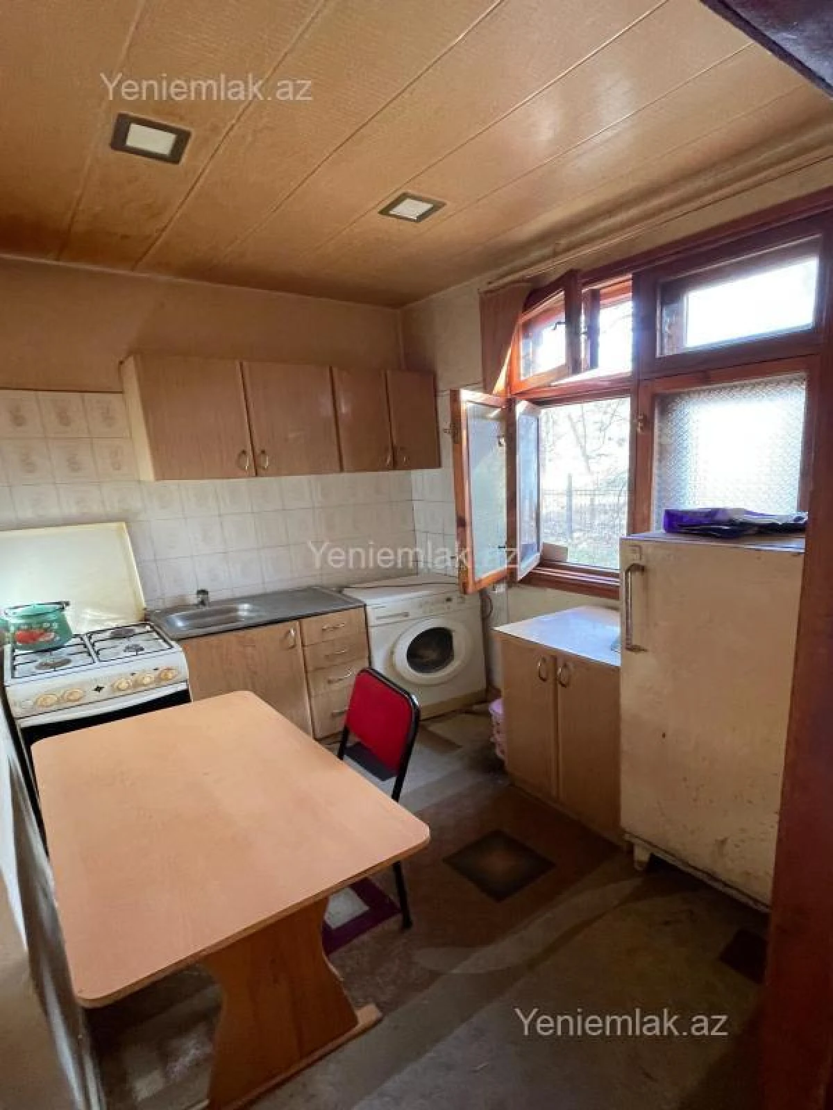 Satılır 1 otaqlı köhnə tikili 35 m²