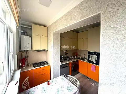 Satılır 3 otaqlı köhnə tikili 80 m²