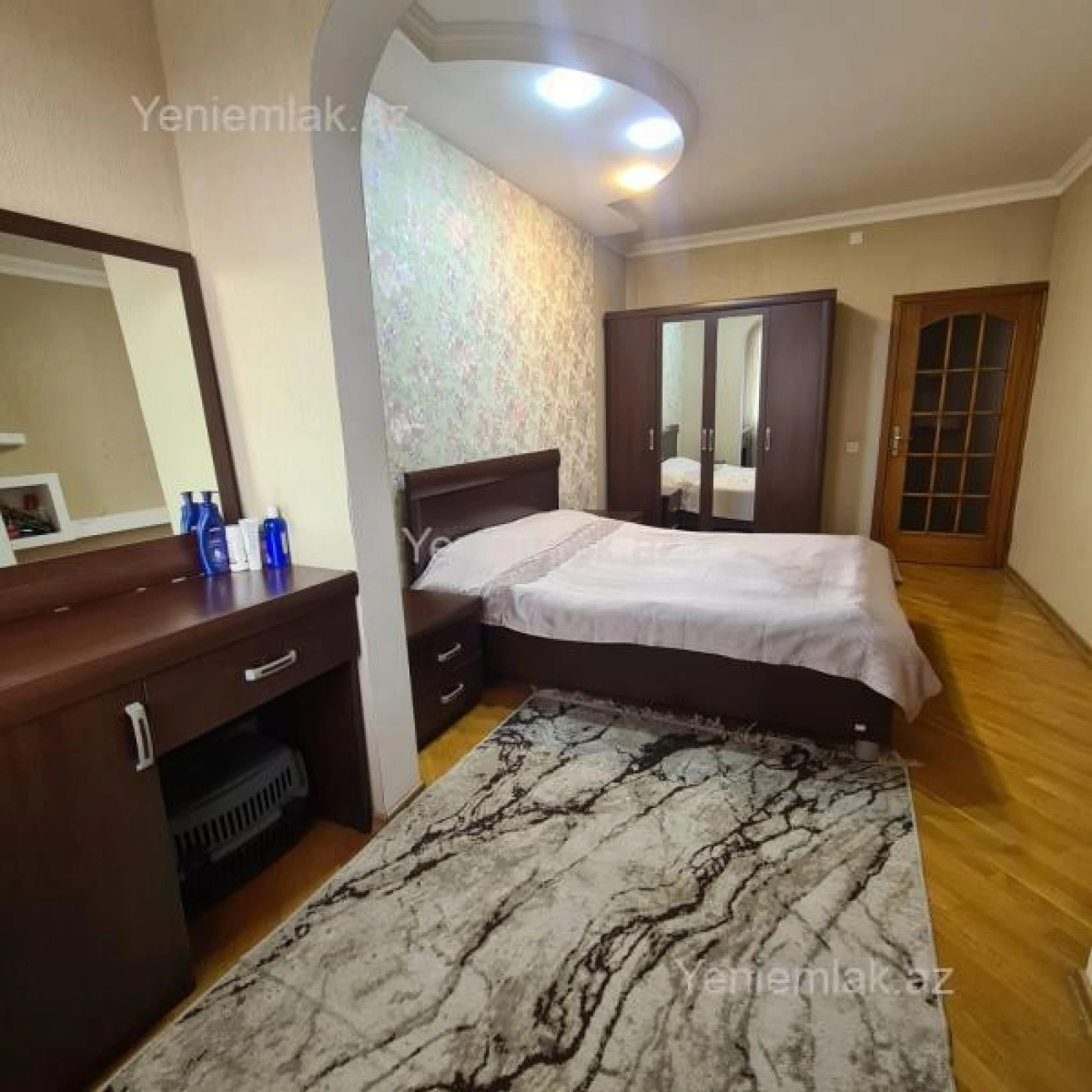 Satılır 4 otaqlı köhnə tikili 105 m²