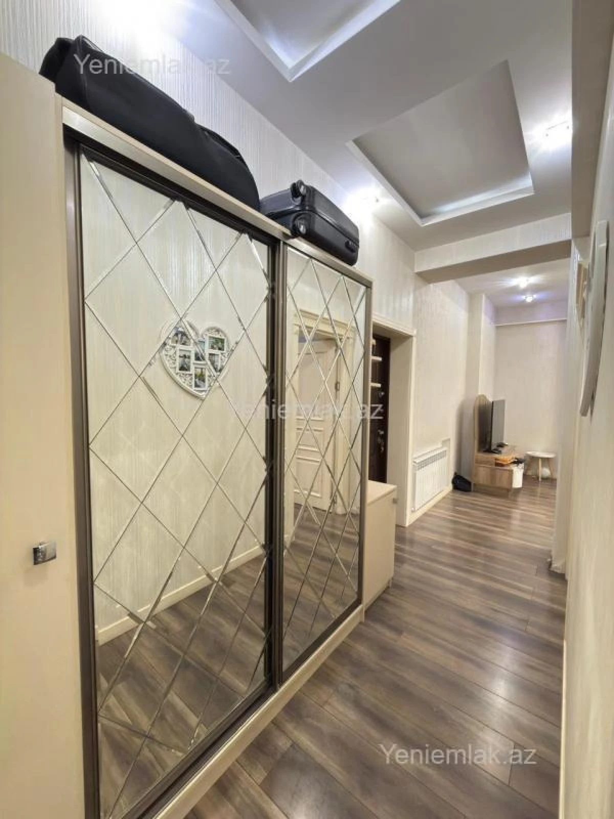 Satılır 3 otaqlı yeni tikili 75 m²