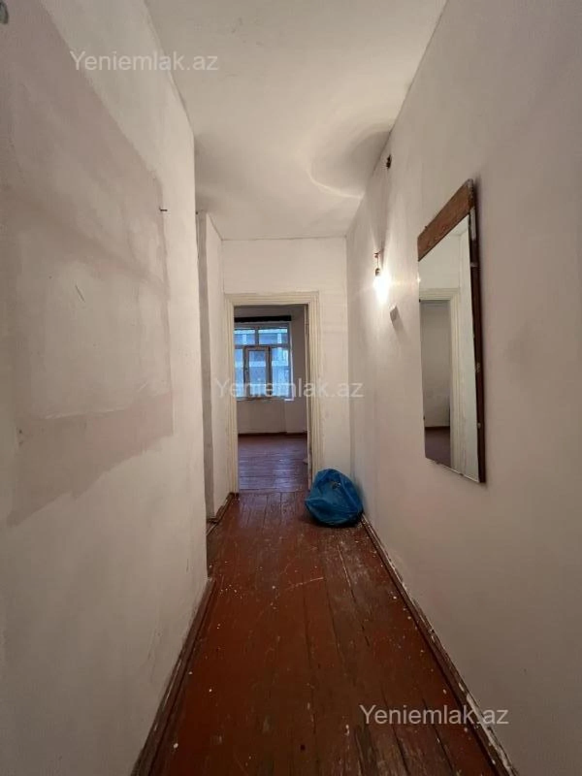Satılır 2 otaqlı köhnə tikili 40 m²