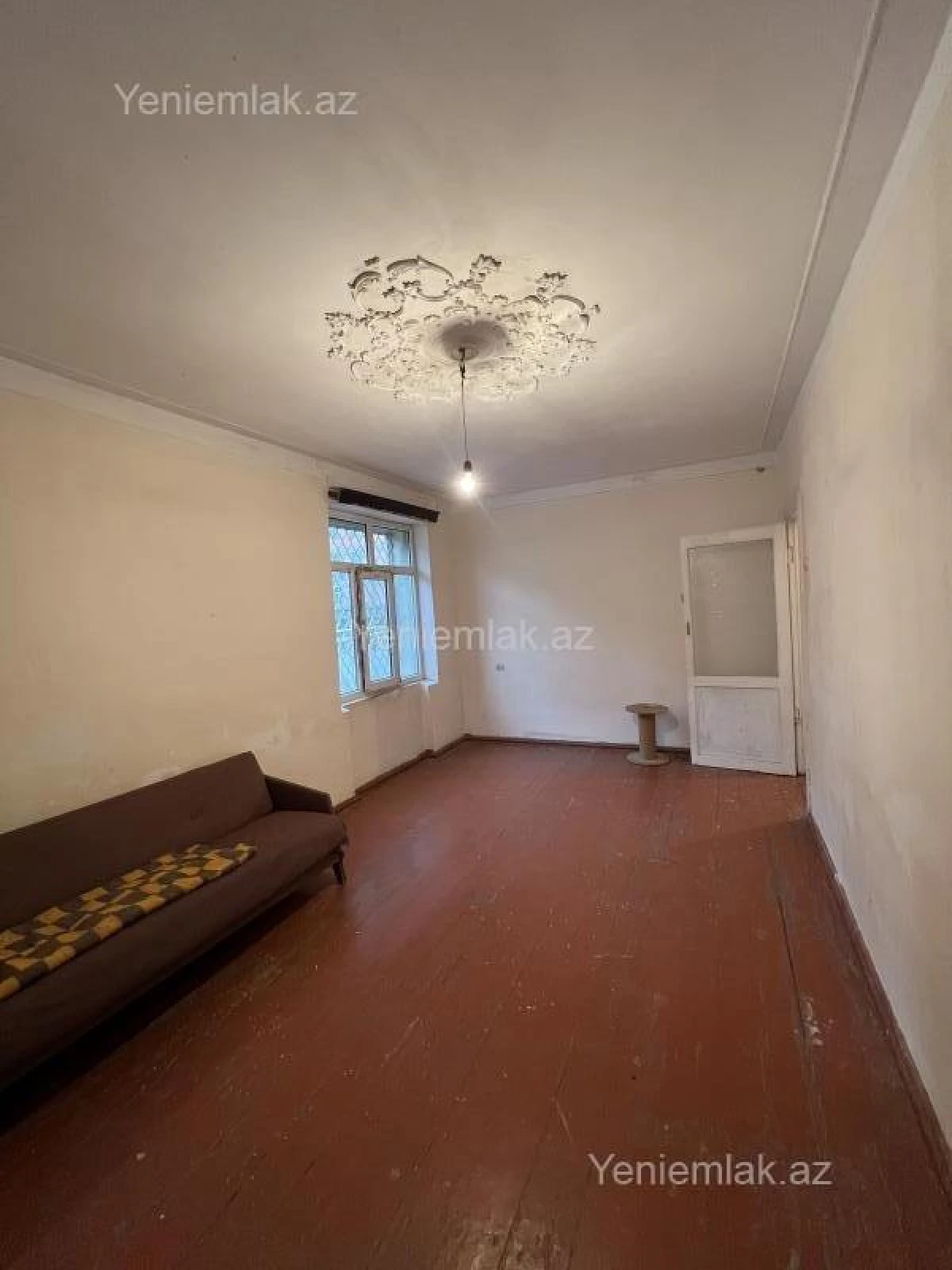 Satılır 2 otaqlı köhnə tikili 40 m²