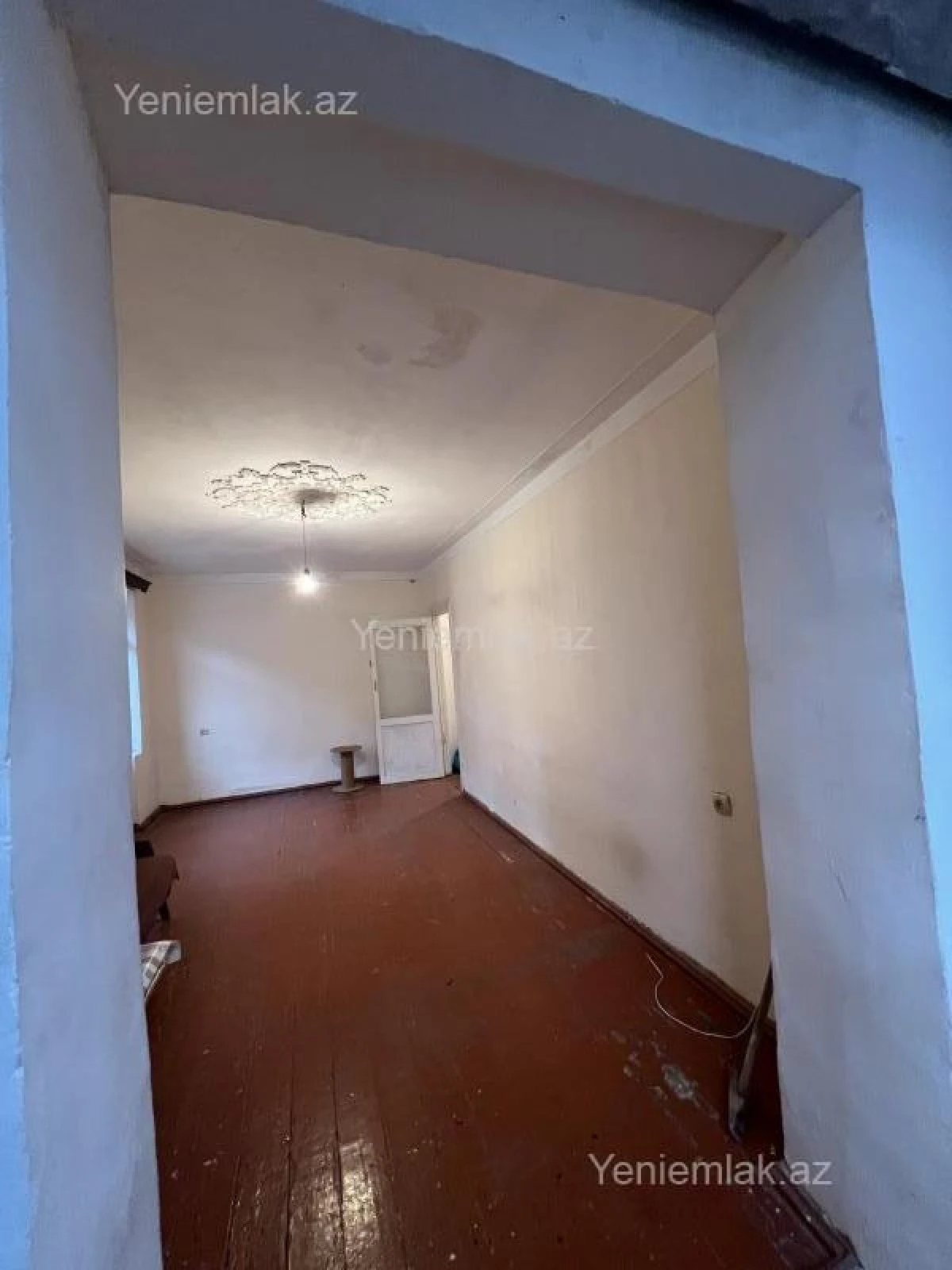 Satılır 2 otaqlı köhnə tikili 40 m²