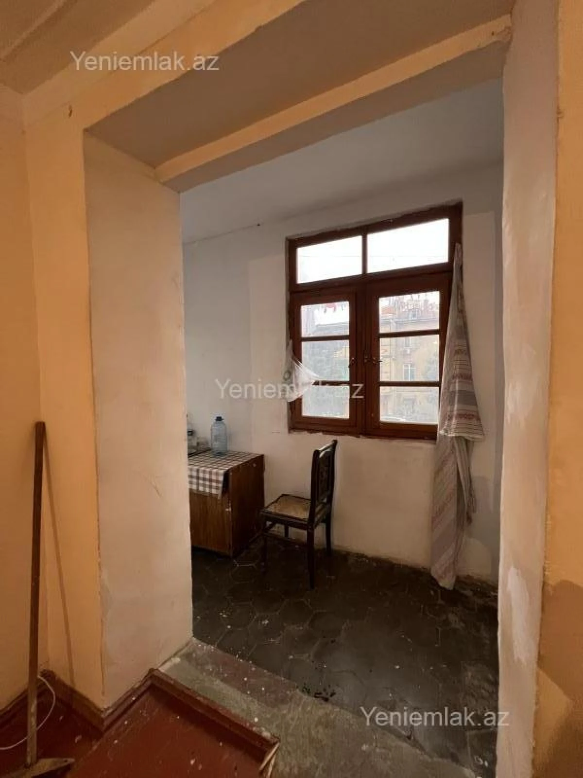 Satılır 2 otaqlı köhnə tikili 40 m²