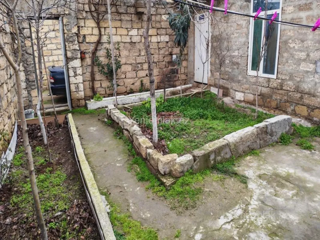 Satılır 2 otaqlı həyət evi 60 m²