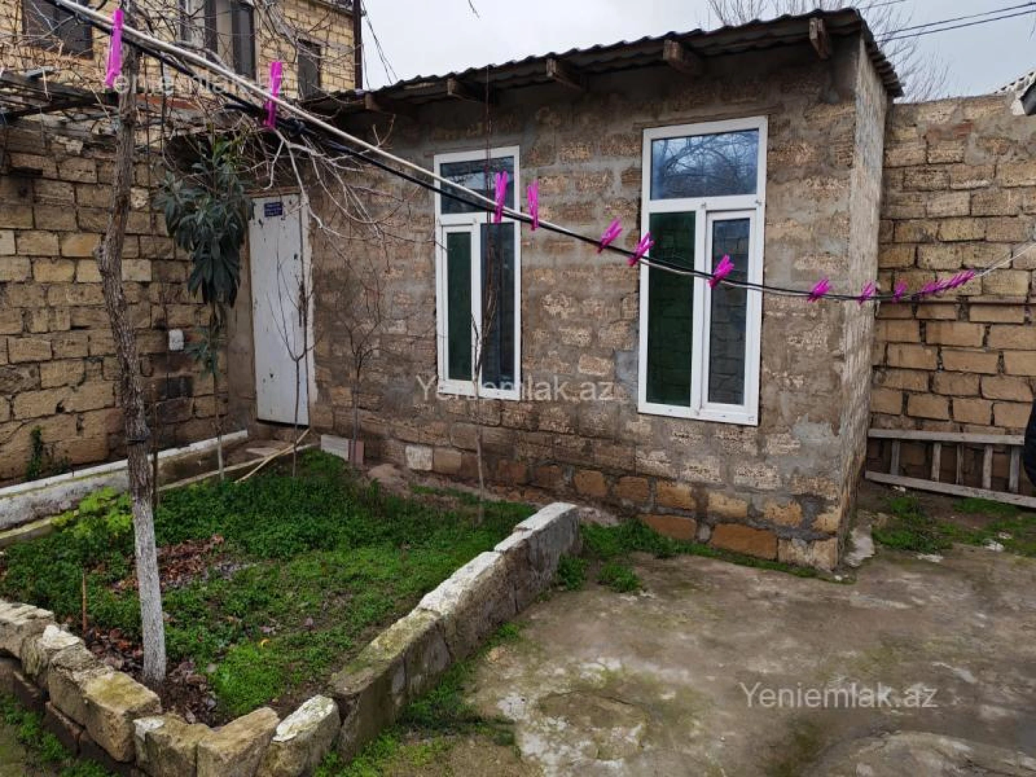 Satılır 2 otaqlı həyət evi 60 m²