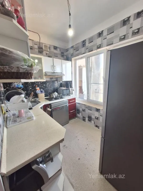 Satılır 5 otaqlı köhnə tikili 120 m²