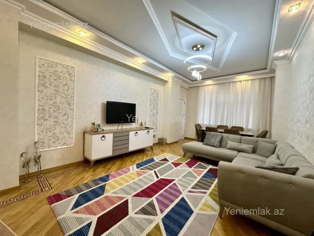Satılır 3 otaqlı yeni tikili 90 m²