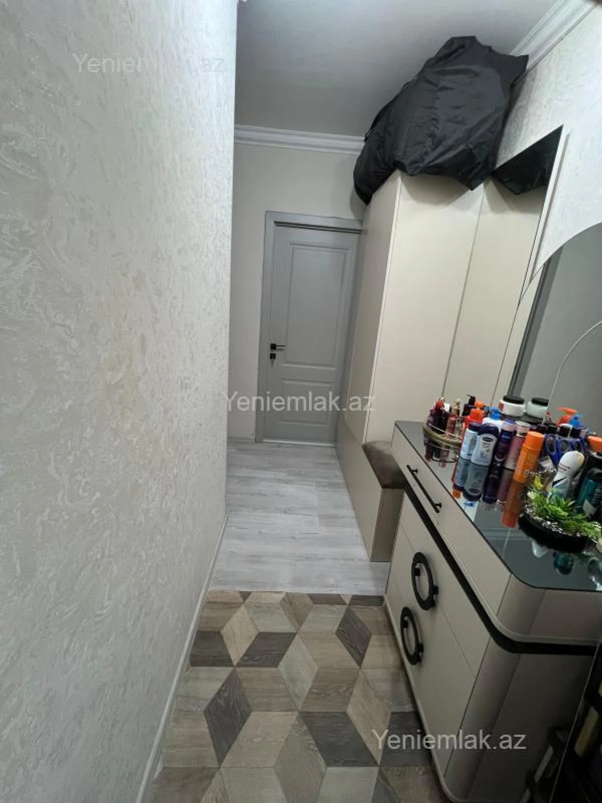 Satılır 2 otaqlı köhnə tikili 45 m²