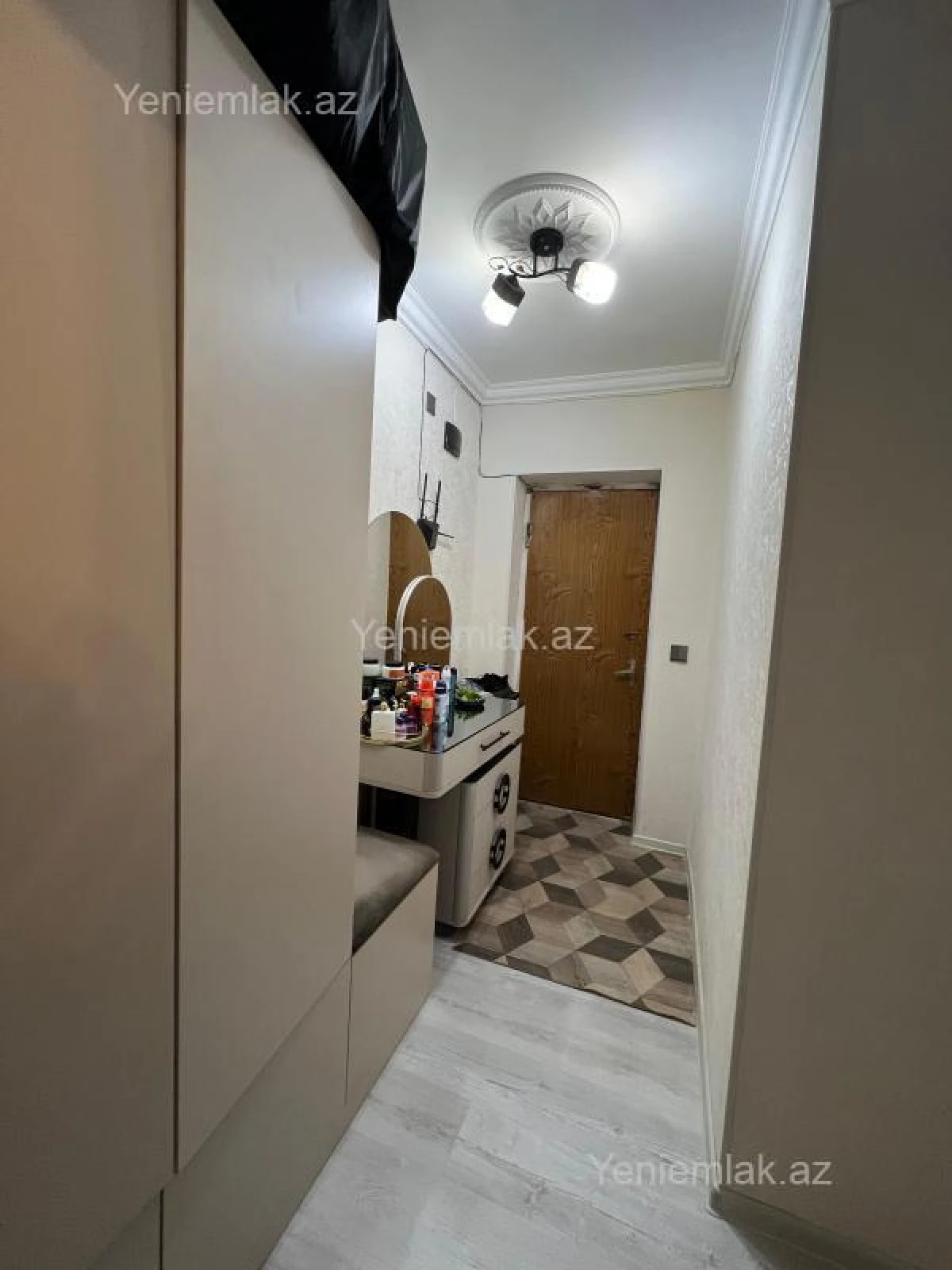 Satılır 2 otaqlı köhnə tikili 45 m²