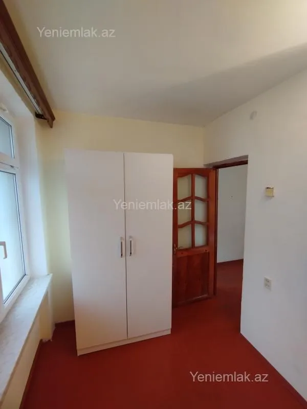 Satılır 1 otaqlı köhnə tikili 32 m²