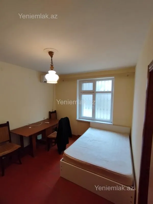 Satılır 1 otaqlı köhnə tikili 32 m²