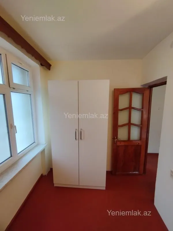 Satılır 1 otaqlı köhnə tikili 32 m²