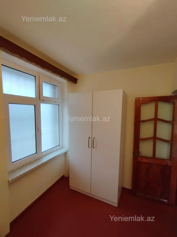 Satılır 1 otaqlı köhnə tikili 32 m²