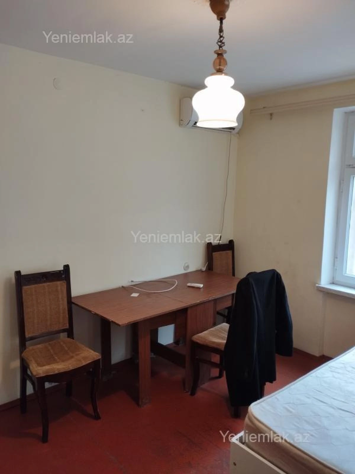 Satılır 1 otaqlı köhnə tikili 32 m²