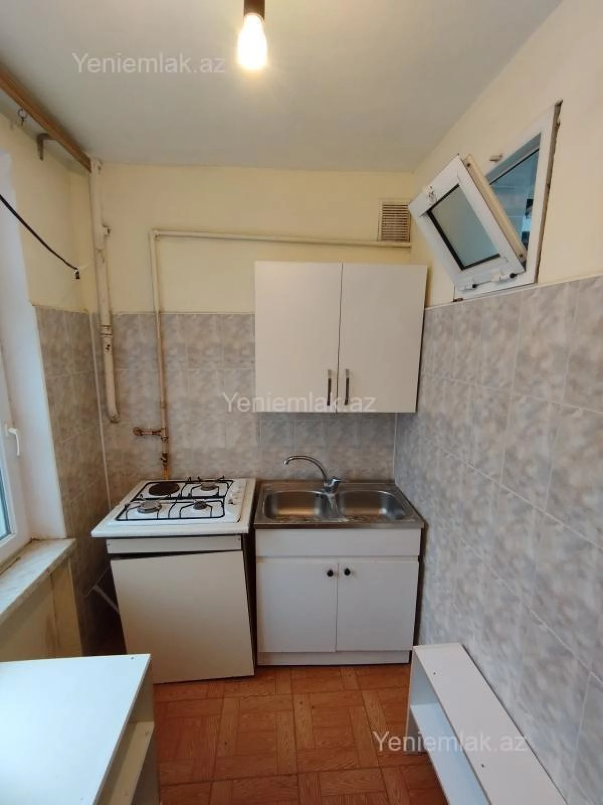 Satılır 1 otaqlı köhnə tikili 32 m²