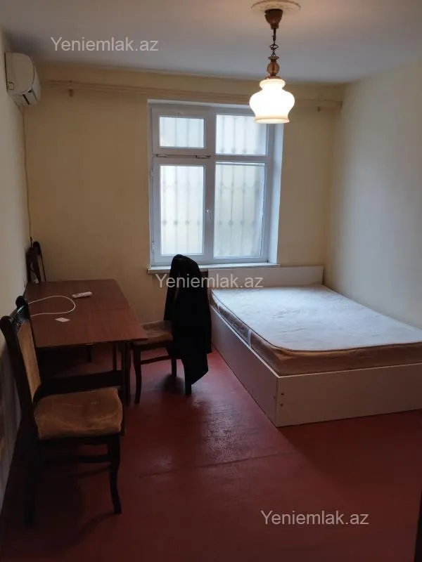 Satılır 1 otaqlı köhnə tikili 32 m²