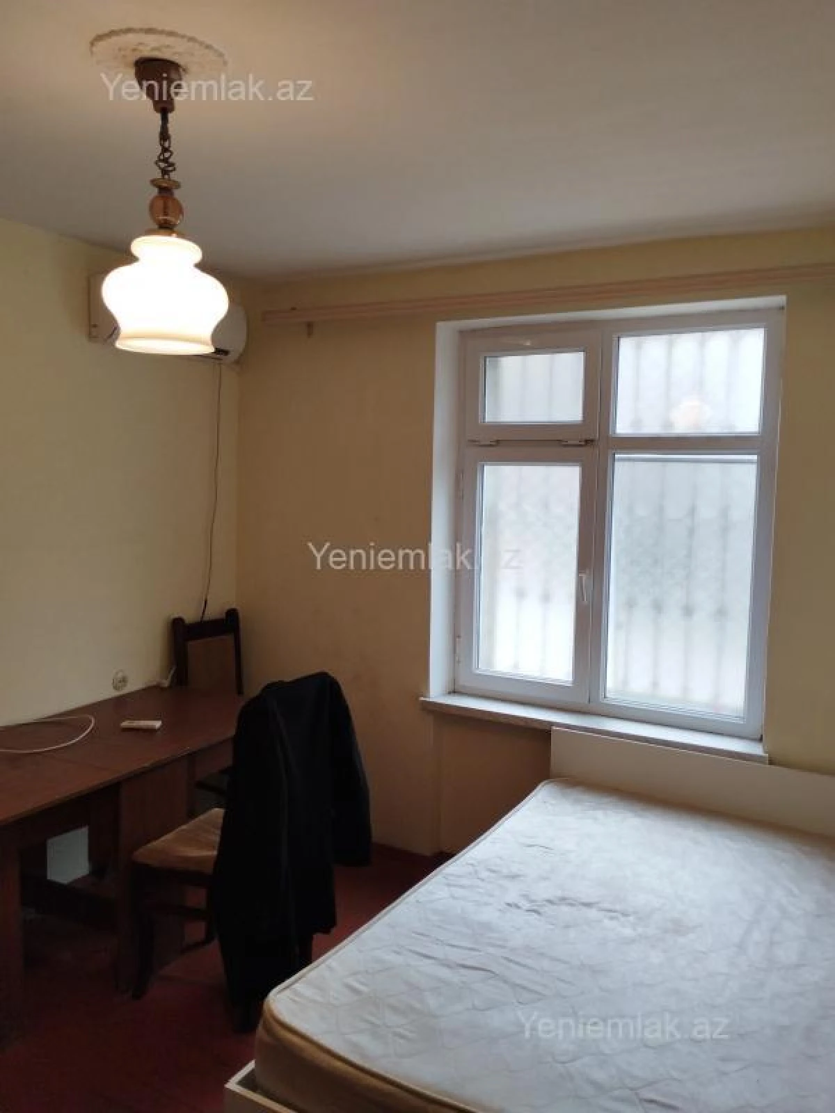 Satılır 1 otaqlı köhnə tikili 32 m²