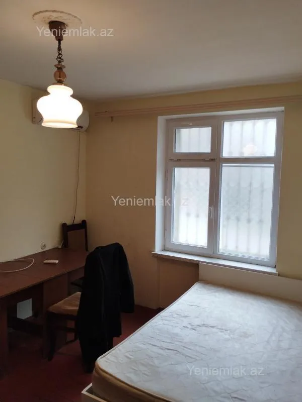 Satılır 1 otaqlı köhnə tikili 32 m²