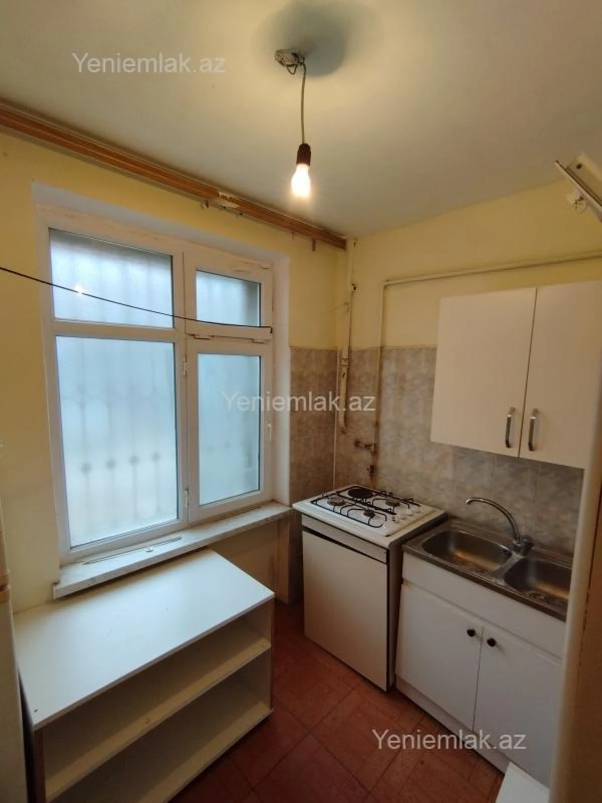 Satılır 1 otaqlı köhnə tikili 32 m²