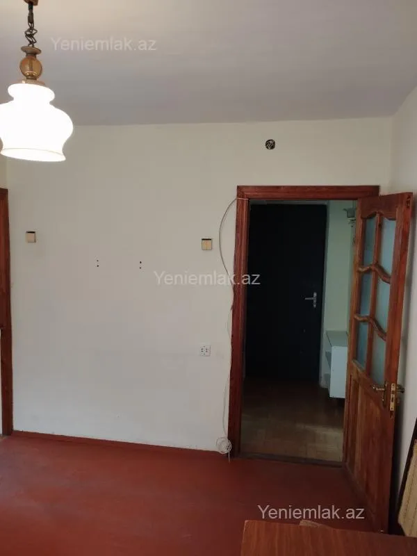 Satılır 1 otaqlı köhnə tikili 32 m²