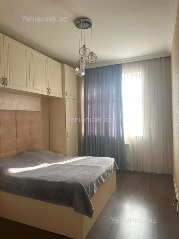 Satılır 3 otaqlı yeni tikili 85 m²