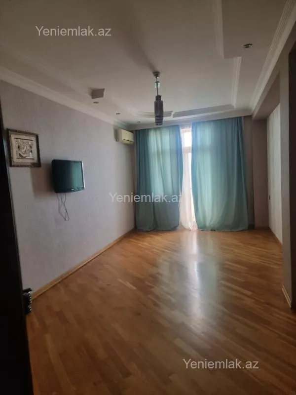 Satılır 4 otaqlı yeni tikili 185 m²
