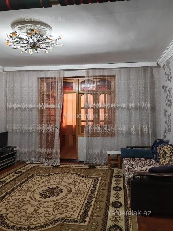 Satılır 2 otaqlı köhnə tikili 50 m²