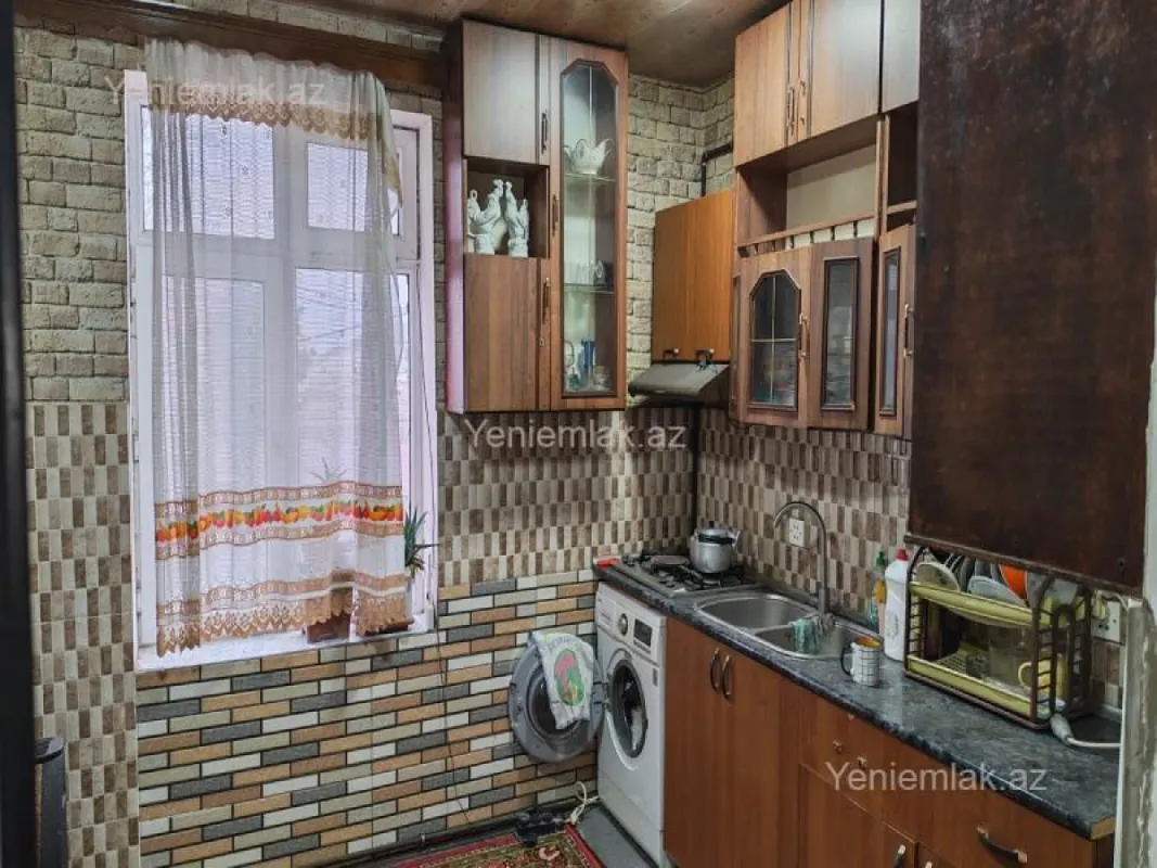 Satılır 2 otaqlı köhnə tikili 50 m²
