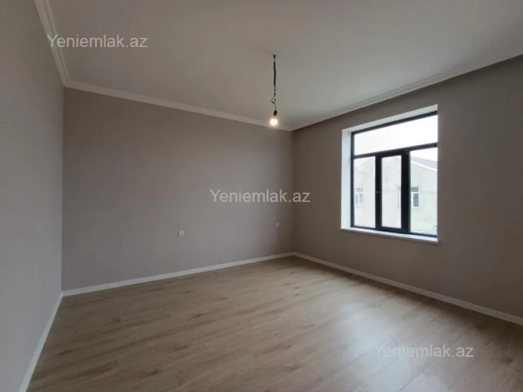 Satılır 5 otaqlı həyət evi 200 m²