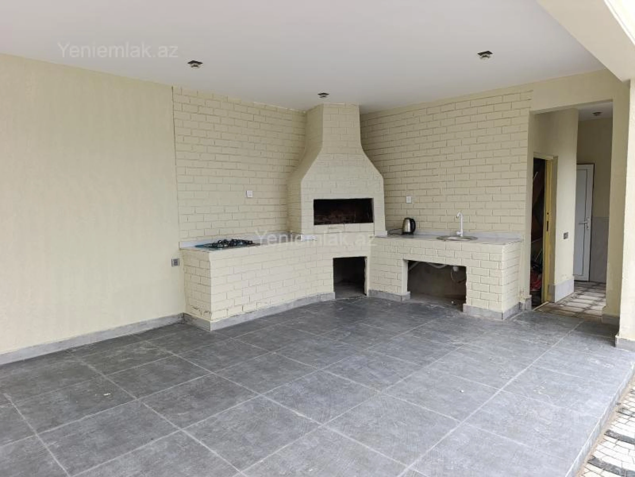 Satılır 5 otaqlı həyət evi 200 m²