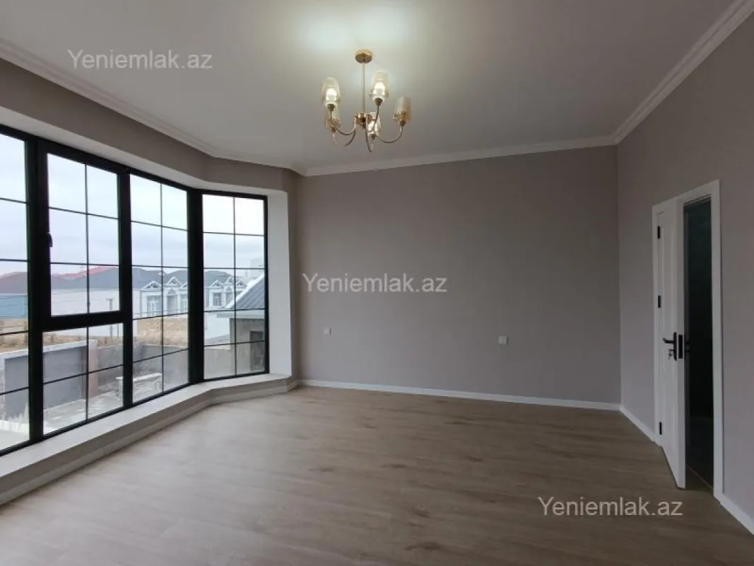 Satılır 5 otaqlı həyət evi 200 m²