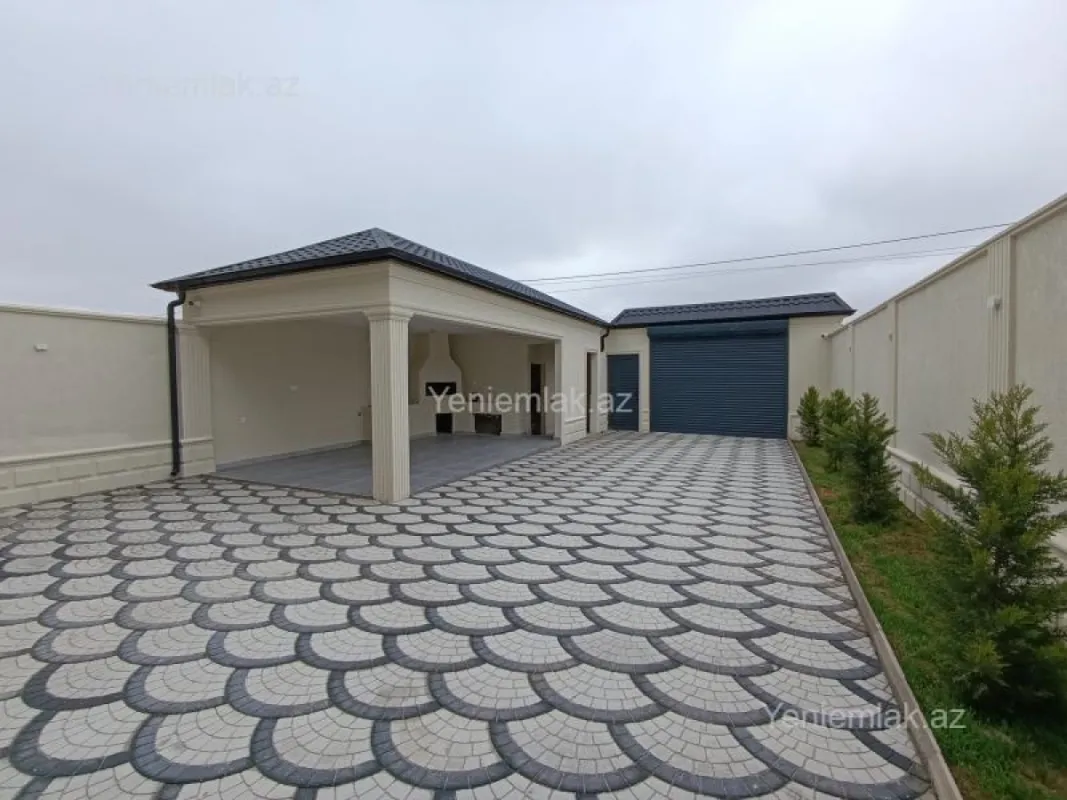 Satılır 5 otaqlı həyət evi 200 m²