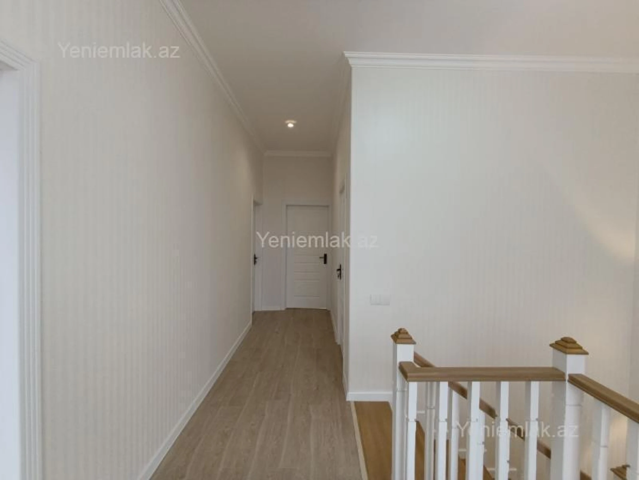 Satılır 5 otaqlı həyət evi 200 m²