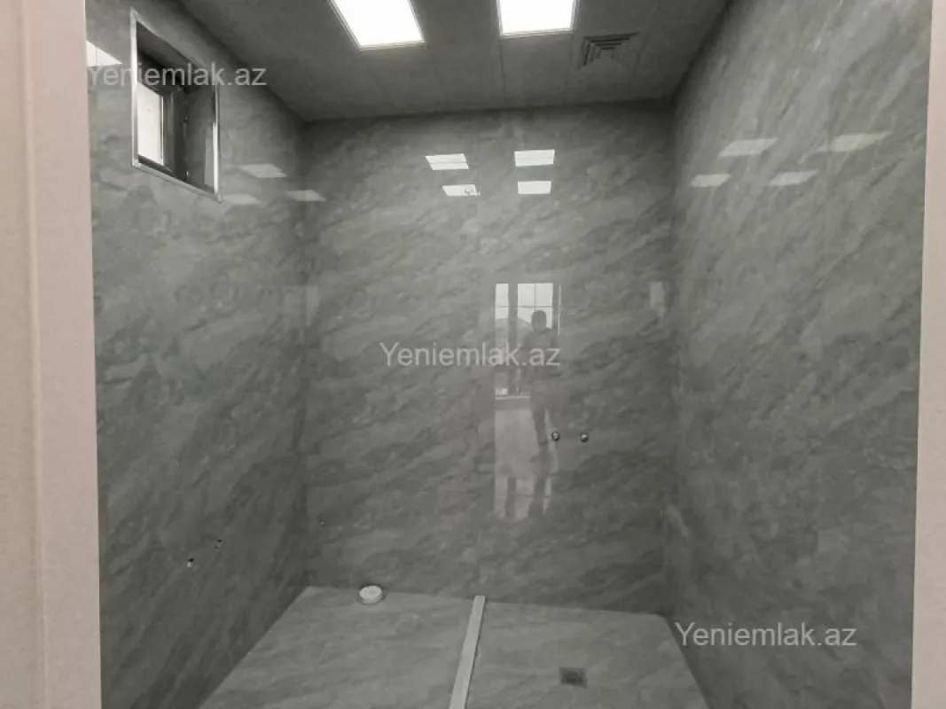 Satılır 5 otaqlı həyət evi 200 m²