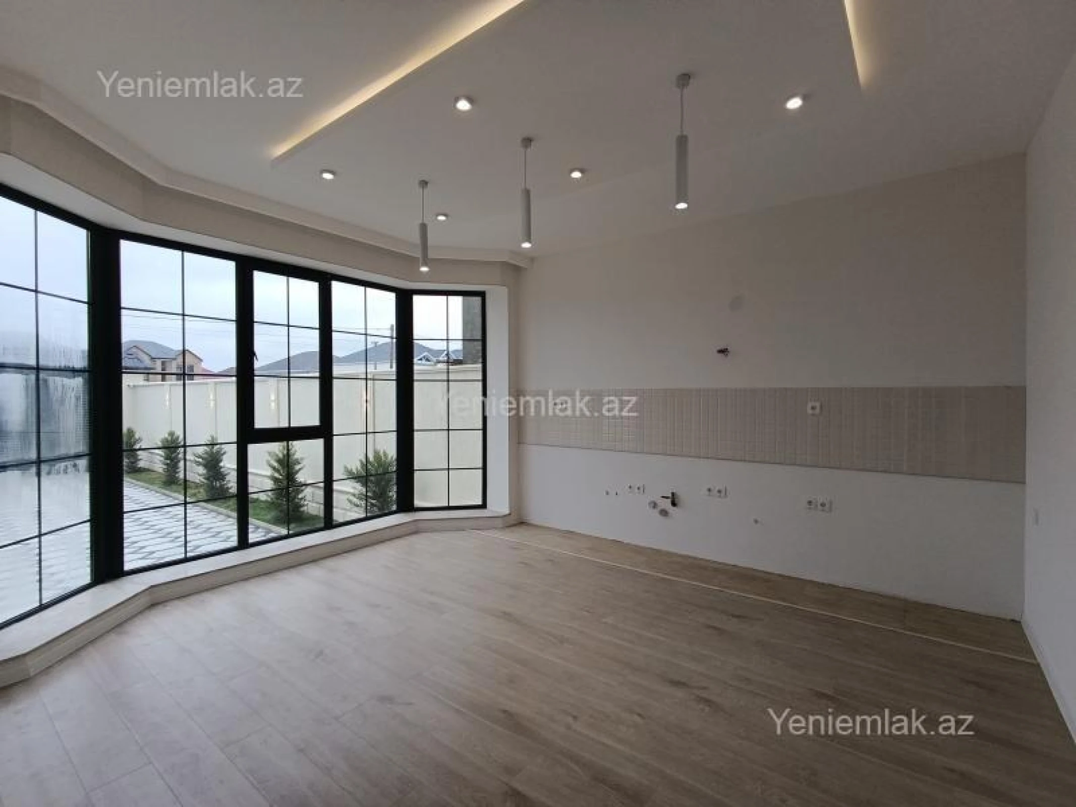 Satılır 5 otaqlı həyət evi 200 m²